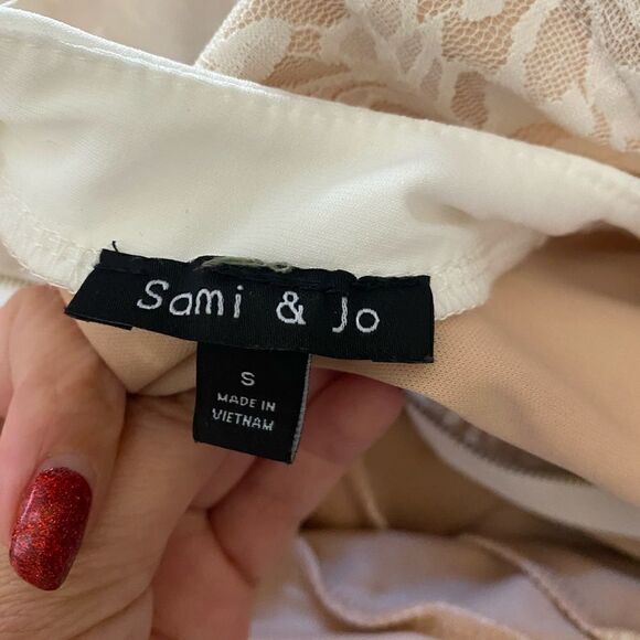 SAMI & Jo Bridal Beach Winged Dress - Picture 9 of 12